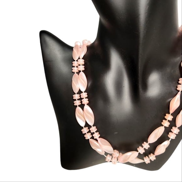 Pearl Pink Beaded Necklace - Picture 3 of 6